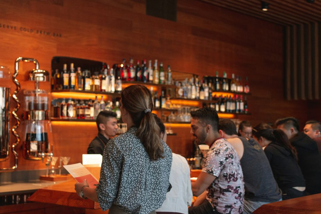 Équipe de restaurant formée aux attentes des clients